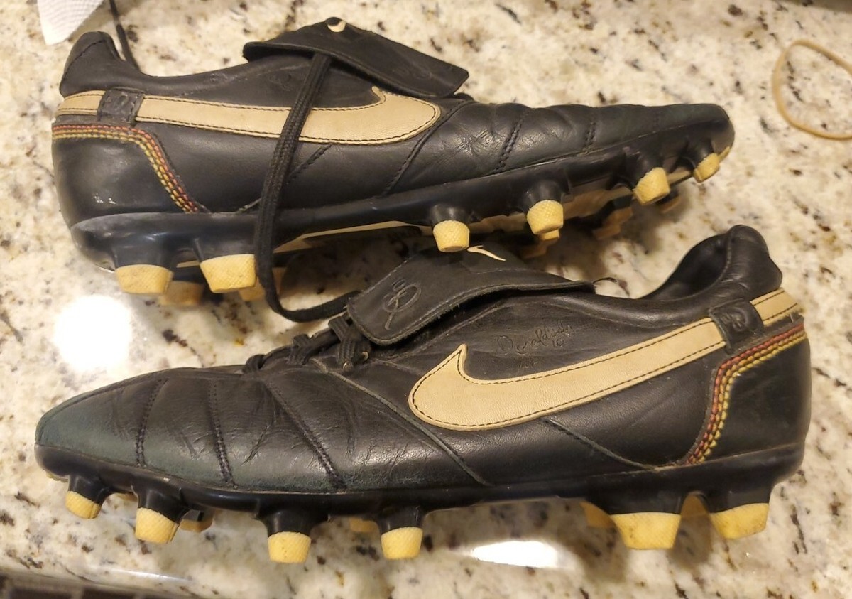Nike Tiempos サッカーシューズ ブラック/ゴールド 楽天市場】ナイキ ファントム ヴェノム アカデミー hg ao0567