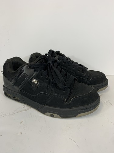 dvs black skate shoes