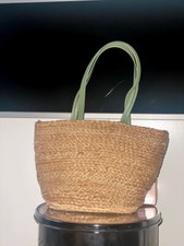 Stylishe kleine Korbtasche von Zara zu verkaufen - perfekt für den Strand!
