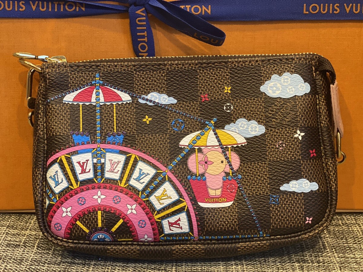 Louis Vuitton MINI POCHETTE ACCESSOIRES VIVIENNE CHRISTMAS Louis Vuitton MINI POCHETTE ACCESSOIRES VIVIENNE CHRISTMAS