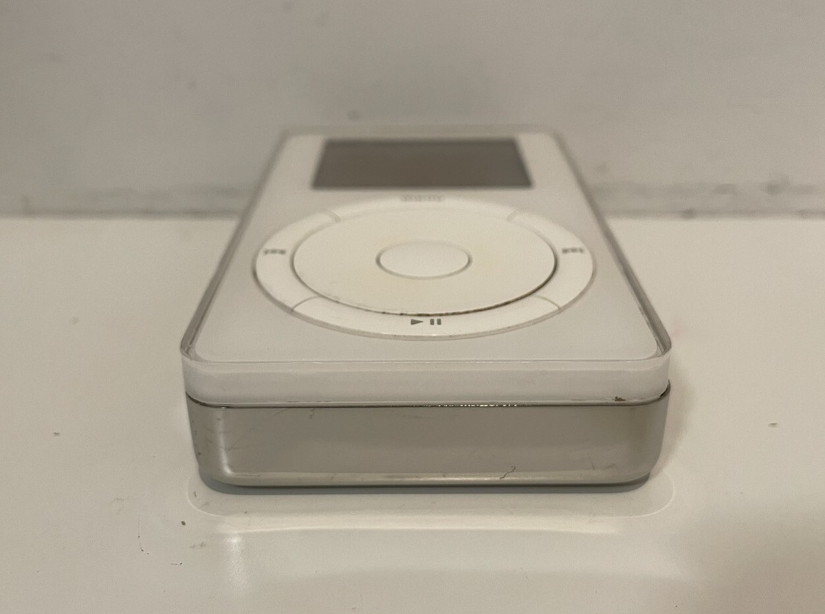Apple iPod Classic 1st Generation White (5 GB) M8541 w/ New
