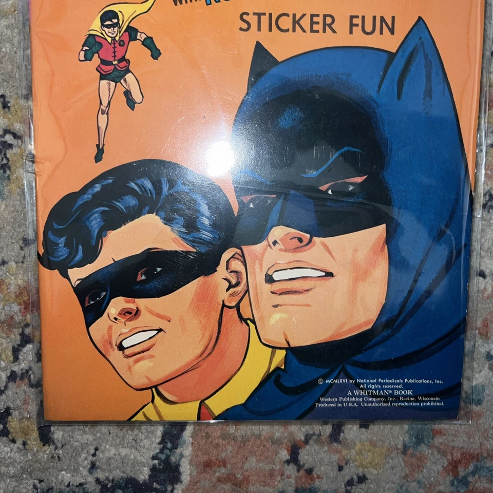 LIBRO DE PEGATINAS VINTAGE DE BATMAN & ROBIN WHITMAN RARO JLA 1966 Foto 3 de 3