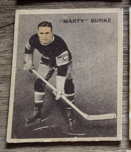 Marty Burke [English Only] #14 1933 World Wide Gum Ice Kings card