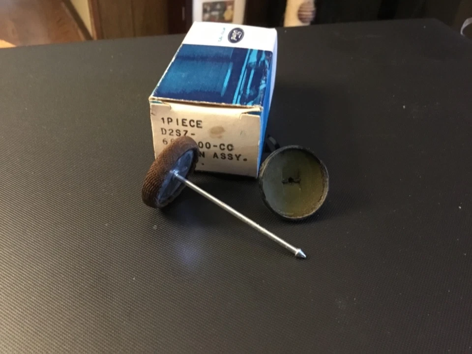 Ford Thunderbird 1972 botón cojín asiento interior nuevo de lote Foto 2 de 3