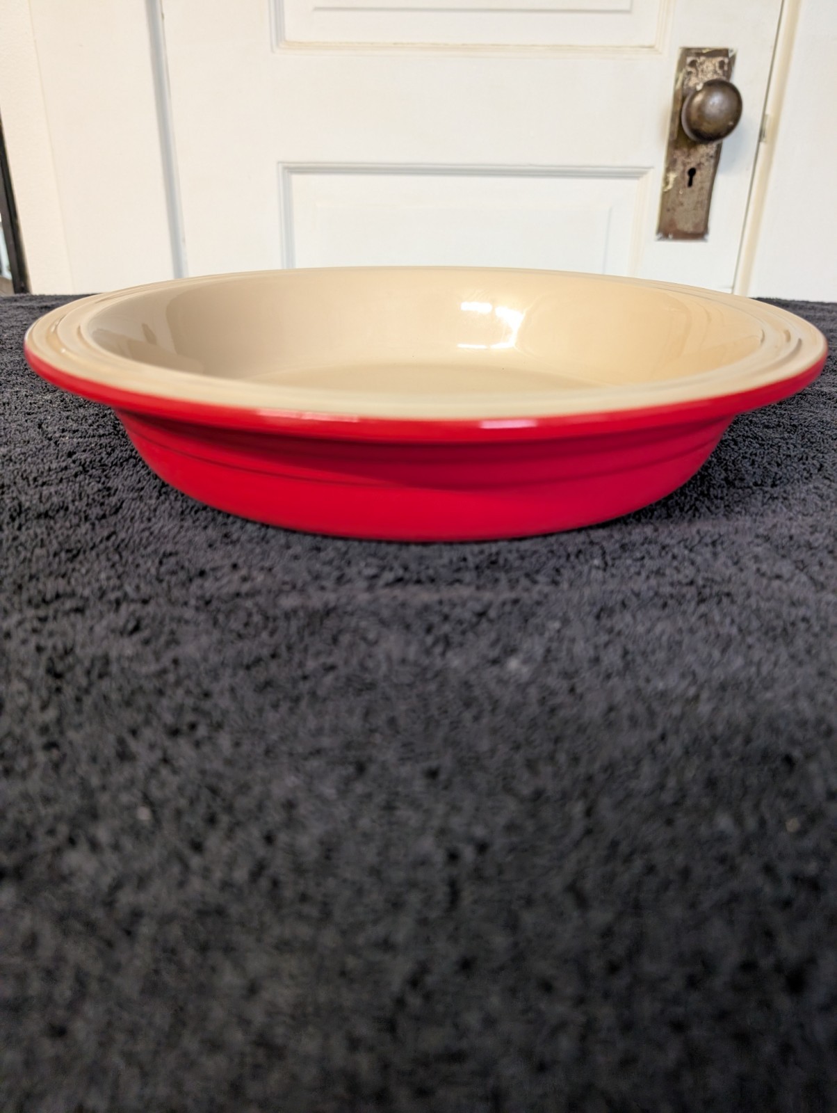 Le Creuset Stoneware Cherry Red Pie Plate