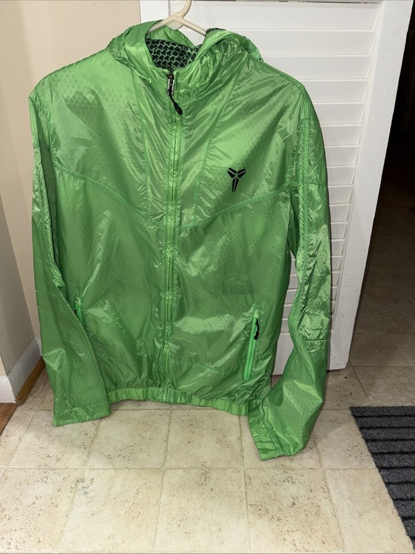 Nike Sportswear Men’s Size Large Kobe Bryant Year Of The Black Mamba Jacket