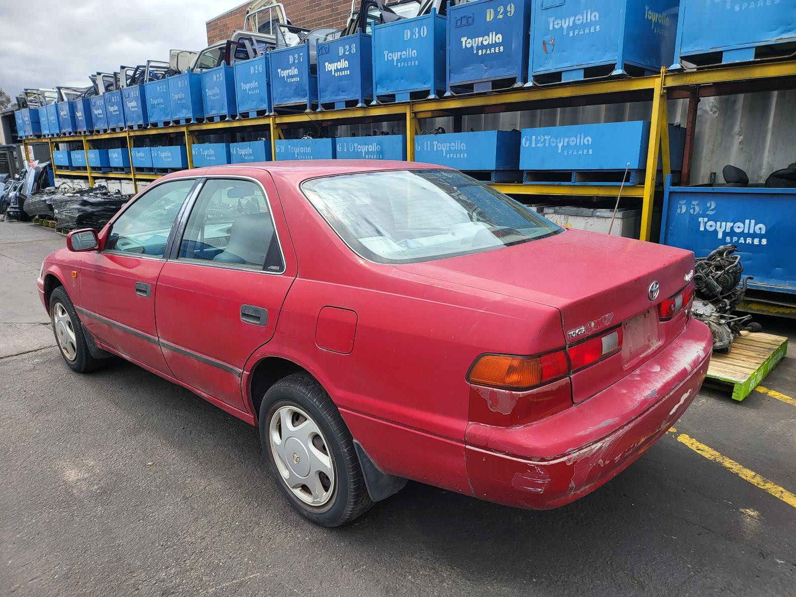 Toyota Camry Left Guard MCV20 08/1997-08/2002 - thumbnail 8