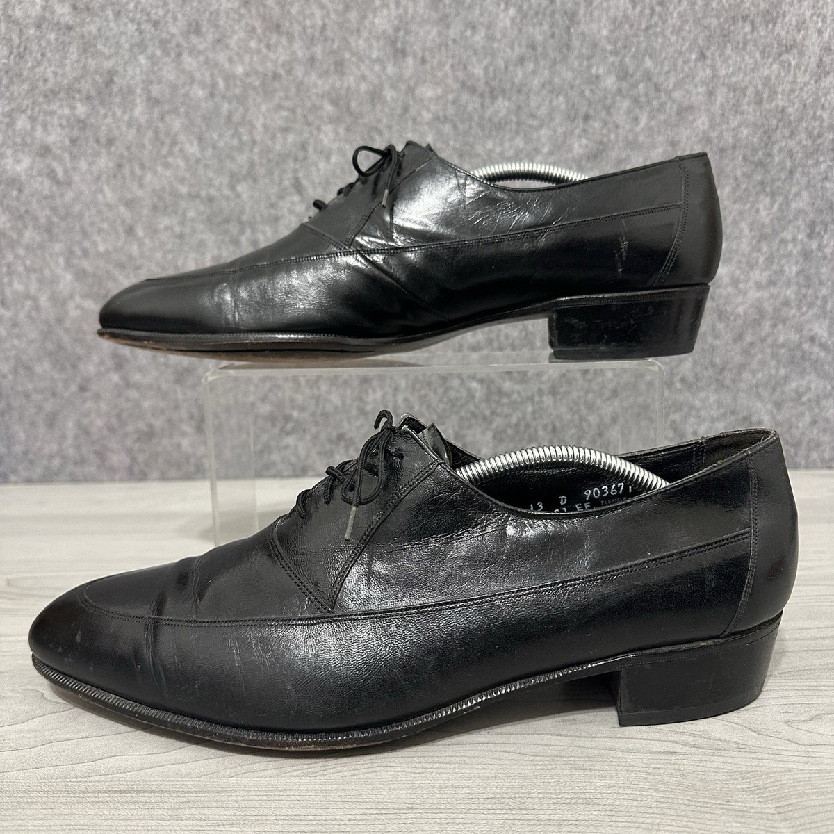 Vintage Florsheim Men display picture 2