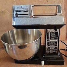 Mezclador de pie General Electric vintage con 12 velocidades y cabezal mezclador extraíble