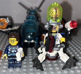 Lego 70171 Ultra Agents Ultrasonic Showdown Set W/ Minifigures