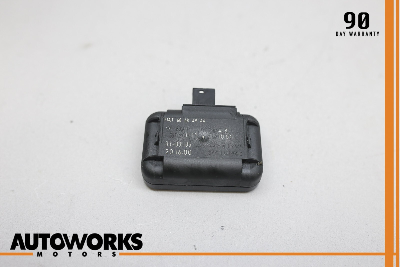 04-13 Maserati Quattroporte M139 Front Windshield Rain Sensor 60684944 OEM