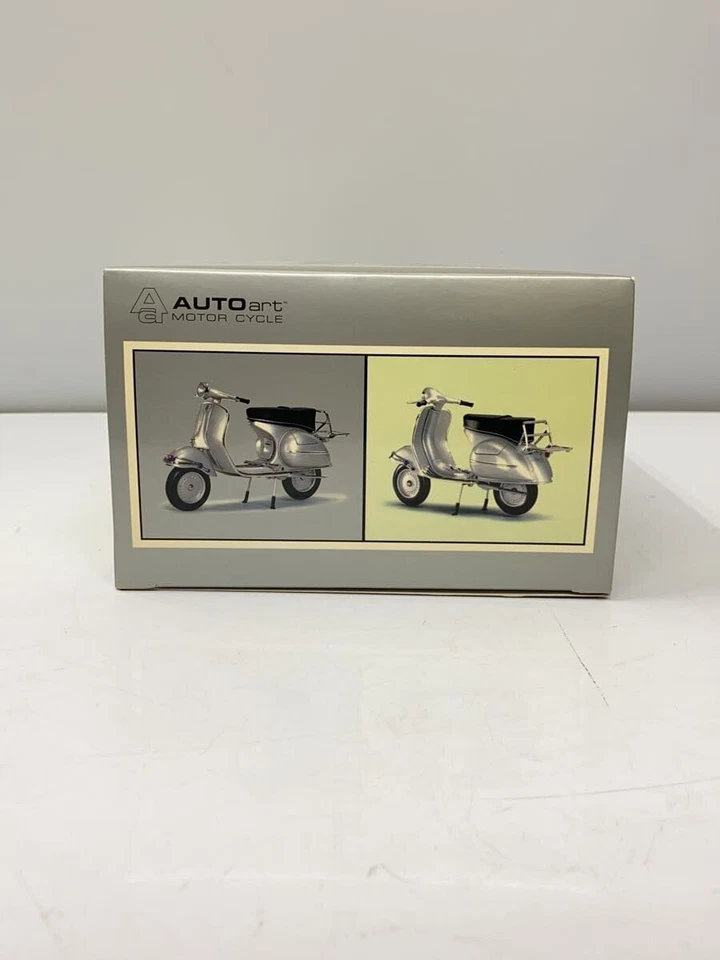 Autoart 1/12 Vespa GS150 1957 - Image 4 of 4