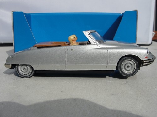 MMK CITROEN DS19 CABRIOLET 1963 ARGENT 1:32 FENTE PRESQUE COMME NEUF EN BOITE - Photo 2/13