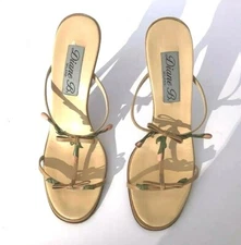 Delicate leather rosebud Tan strappy Diane B heel sandal Italy 39.5 / 9.5 400.