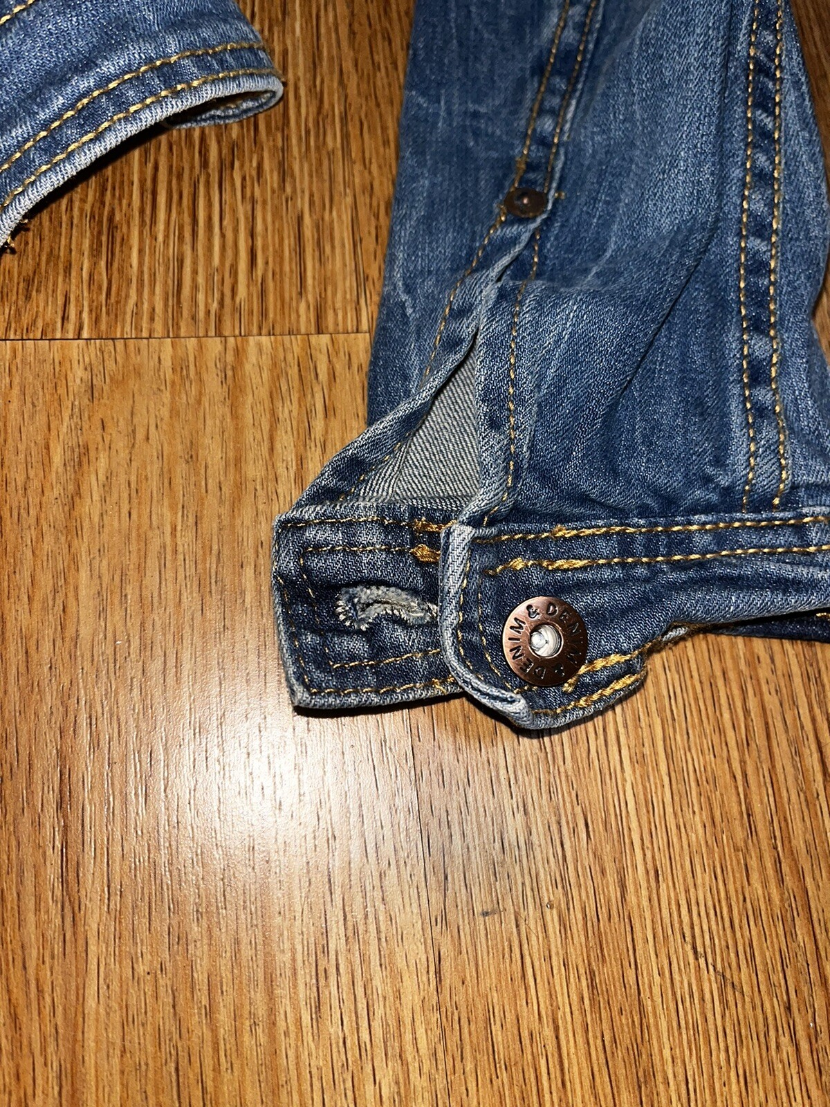 Picture 3 of 8