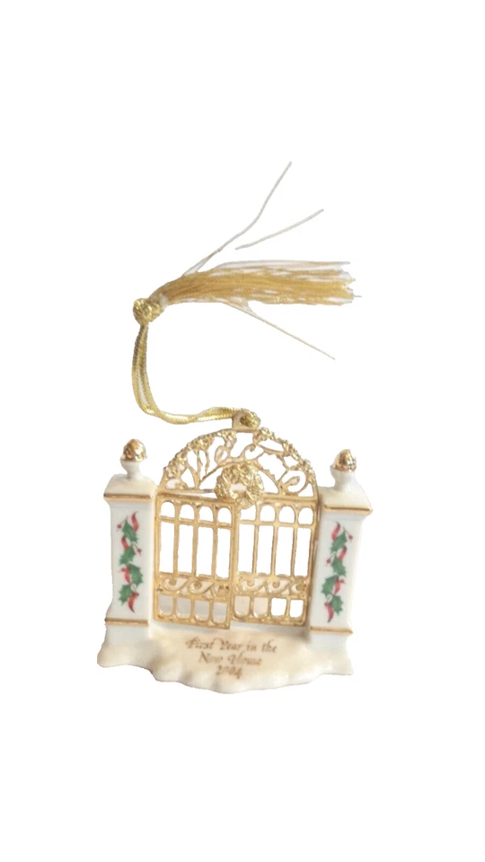 Lenox 2004 First Year In The New Home Christmas Ornament 3 1/4" Tall Foto 2 de 4
