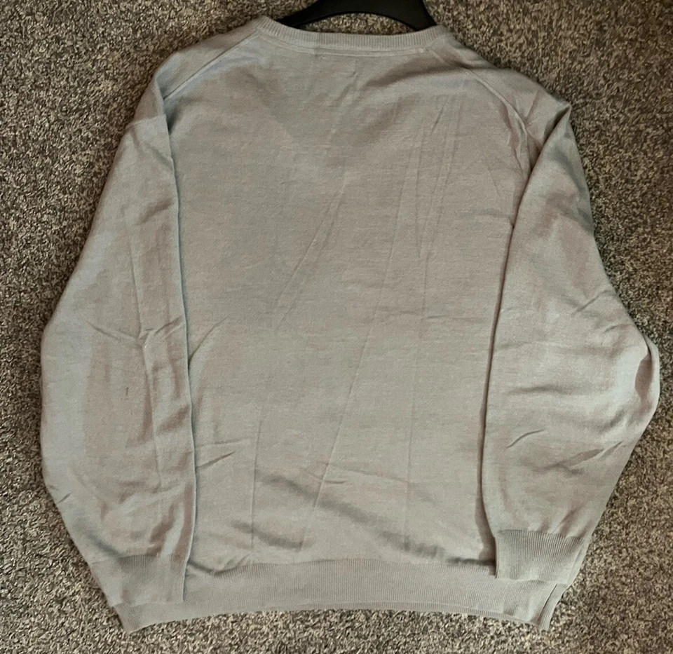 Suéter Pull-over Edición Básica Para Hombre ~ Cuello en V ~ Gris ~ Talla XXXL ~ NUEVO CON ETIQUETAS Foto 2 de 4