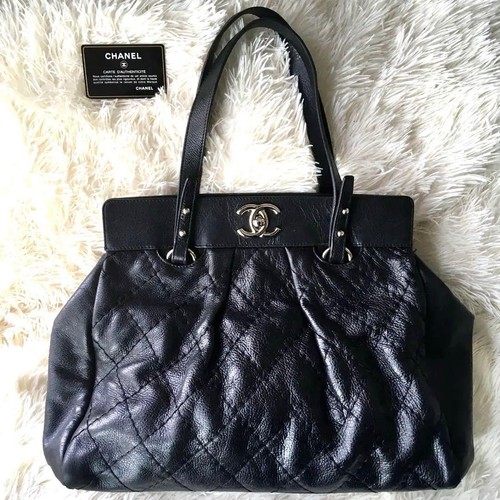 Sac fourre-tout bandoulière Chanel Coco Mark Matelassé caviar noir - Photo 1/6