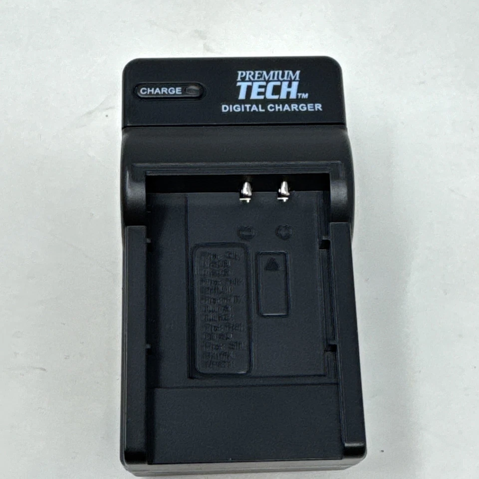 Cámara digital Olympus Tough TG-5 roja 12,0 MP impermeable 2 baterías y cargador Foto 4 de 4