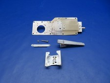 Cessna 182 / 182L LH Cabin Door Latch P/N 1511205-13 (0126-151)