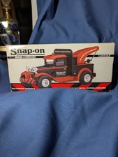 Snap On Die Cast Model A Wrecker and Coin Bank 1:25 scale