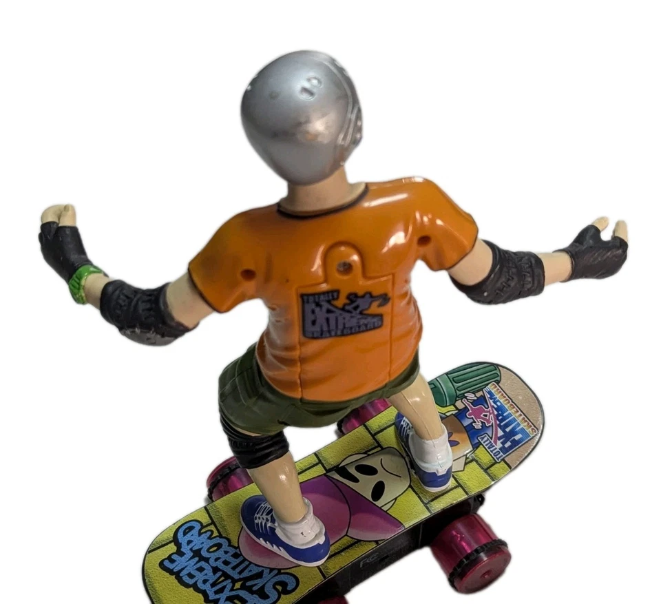 Vintage Tony Hawk 1999 Wow Wee Total Extreme Skateboard Toy No Remote No Battery - Image 2 of 4