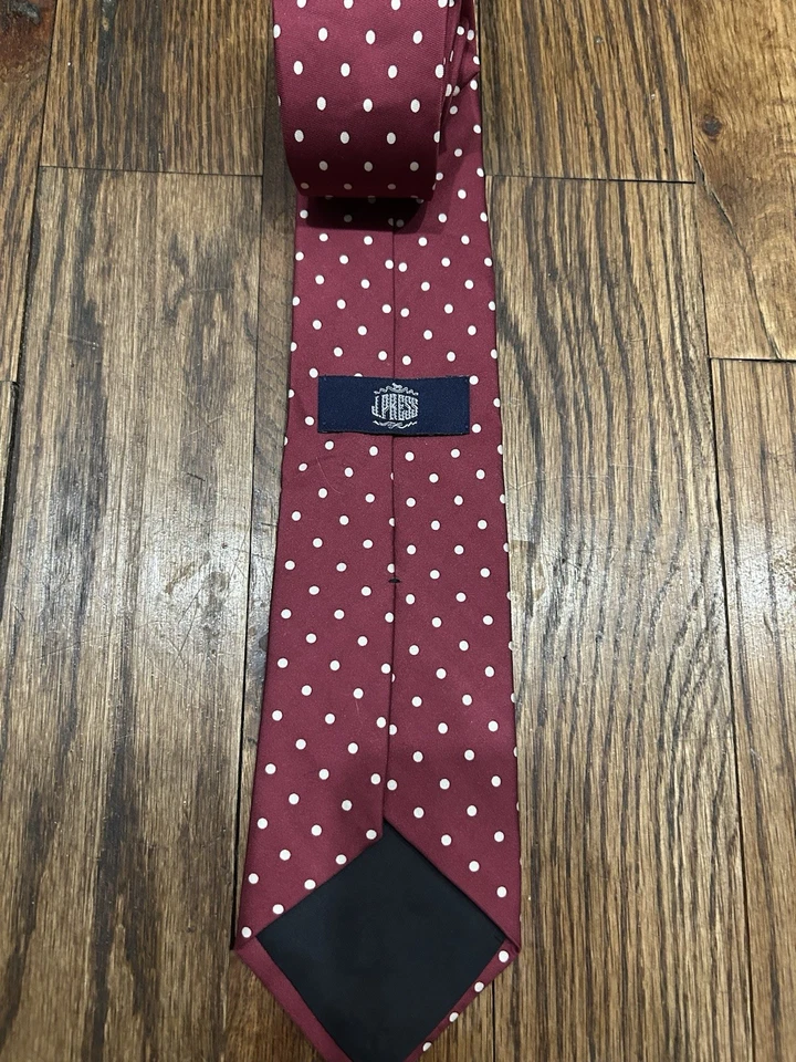 J. Corbata a lunares hecha en prensa hecha en el Reino Unido frambuesa foulard sarga seda tiza pois Foto 3 de 4