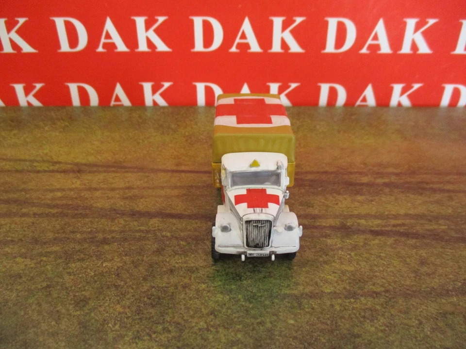 1/72 Modellino Furgone Opel Blitz Kfz.305 Telonato Ambulance Camo Winter - Immagine 3 di 4