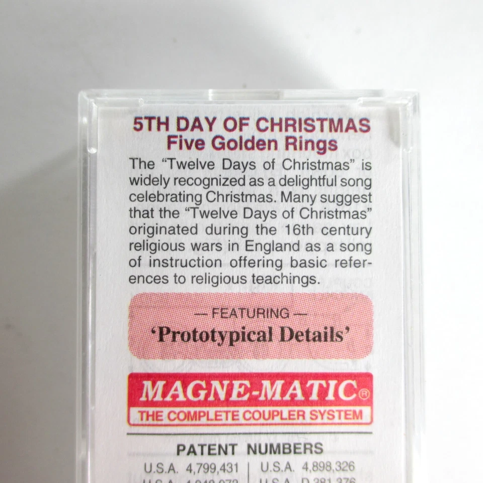 N Scale **FIVE GOLDEN RINGS** 12 Days Christmas Box Car -  Micro Trains 02100505 - Image 4 of 4