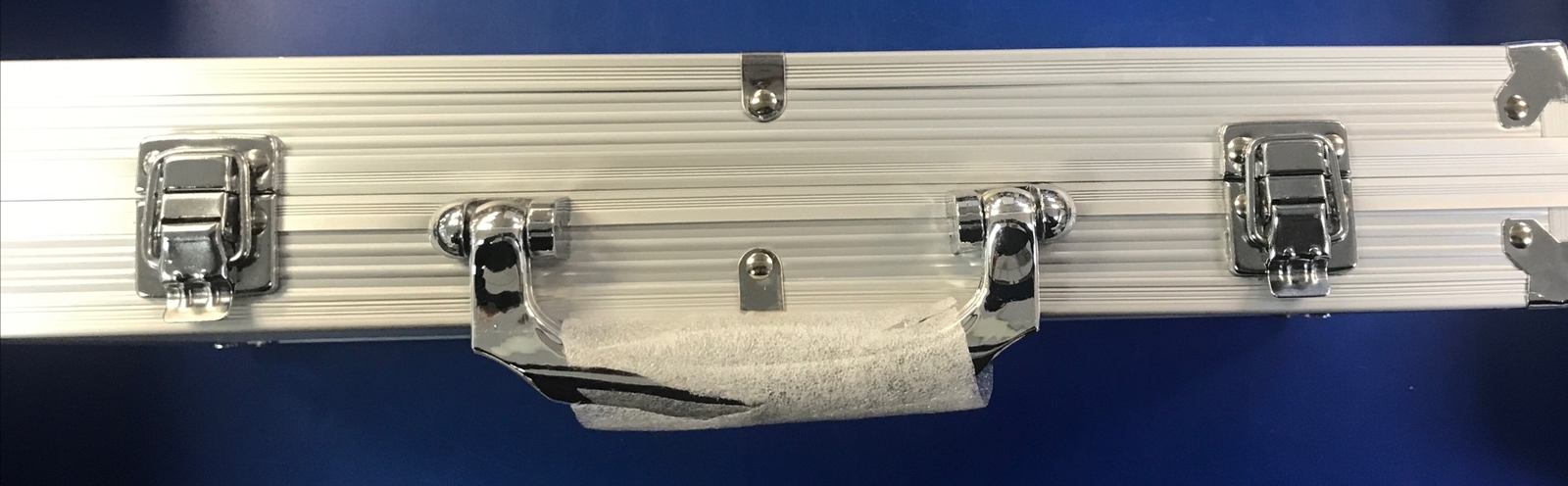 Heitok 300 Piece Silver Fox Poker Set