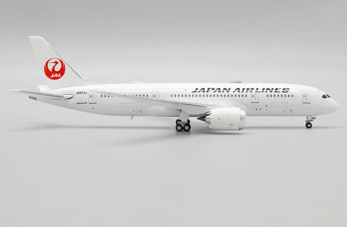 Japan Airlines B787-8 Reg: JA833J Scale 1:400 Diecast model Japan Airlines B787-8 Reg: JA833J Scale 1:400 Diecast model