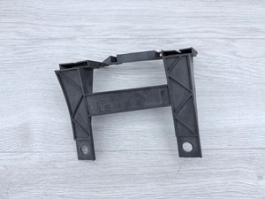 VW T5 Multivan 7H Scheinwerfer Halterung Halter vorne links 1301329421 AL