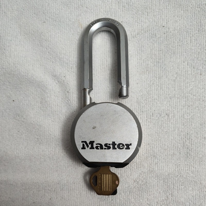 Master Lock Outdoor Padlock Heavy Duty Keyed Lock Tough Cut Steel 3” Shackle