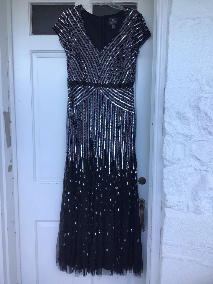 Adrianna Papell Black Beaded & Sequin Cap Sleeve Gown Size 10. AP092868950. - Image 3 of 4