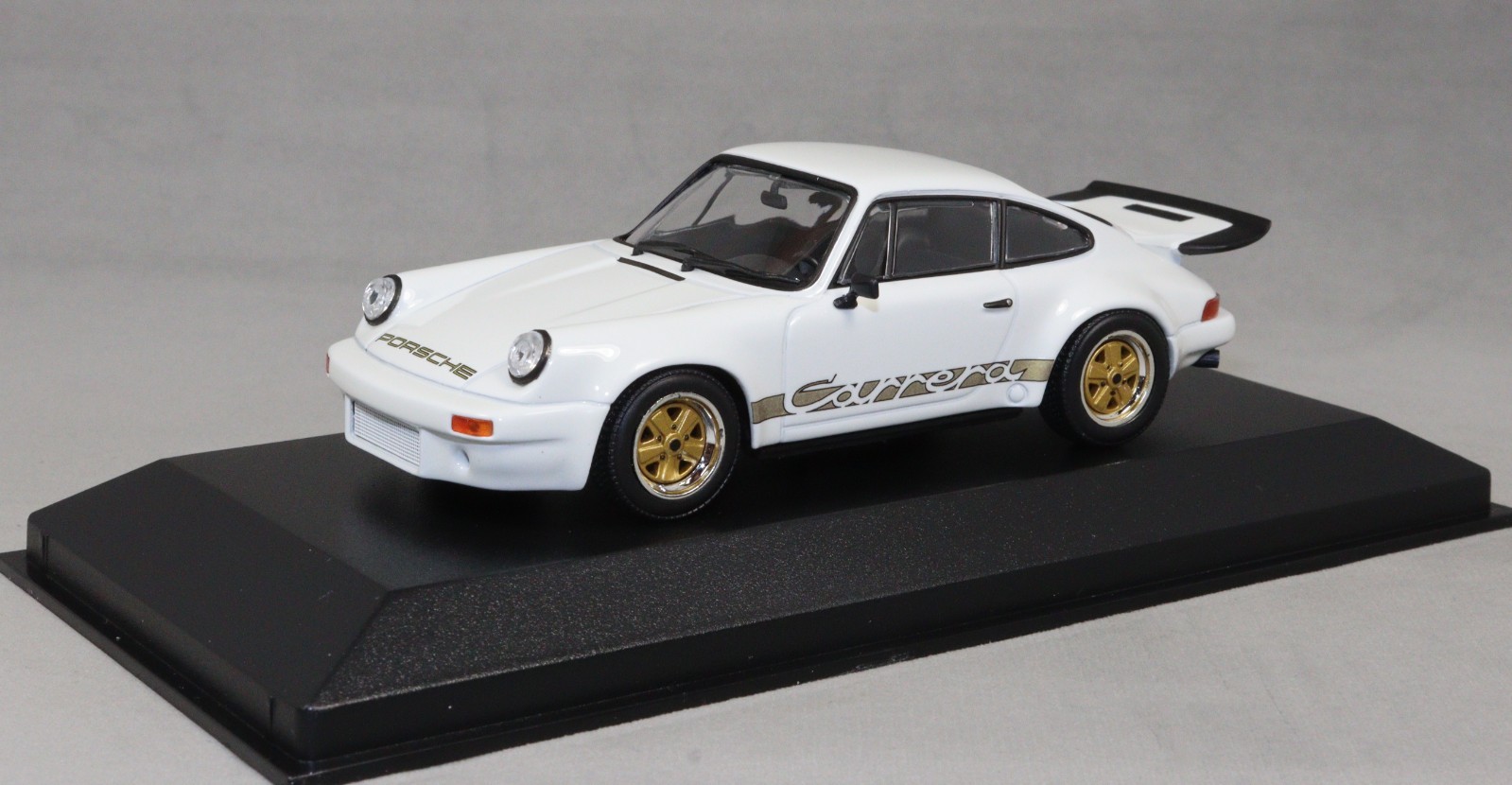 Minichamps Maxichamps Porsche 911 Carrera RS 3.0 in White 1974 940063120 1/43NEW