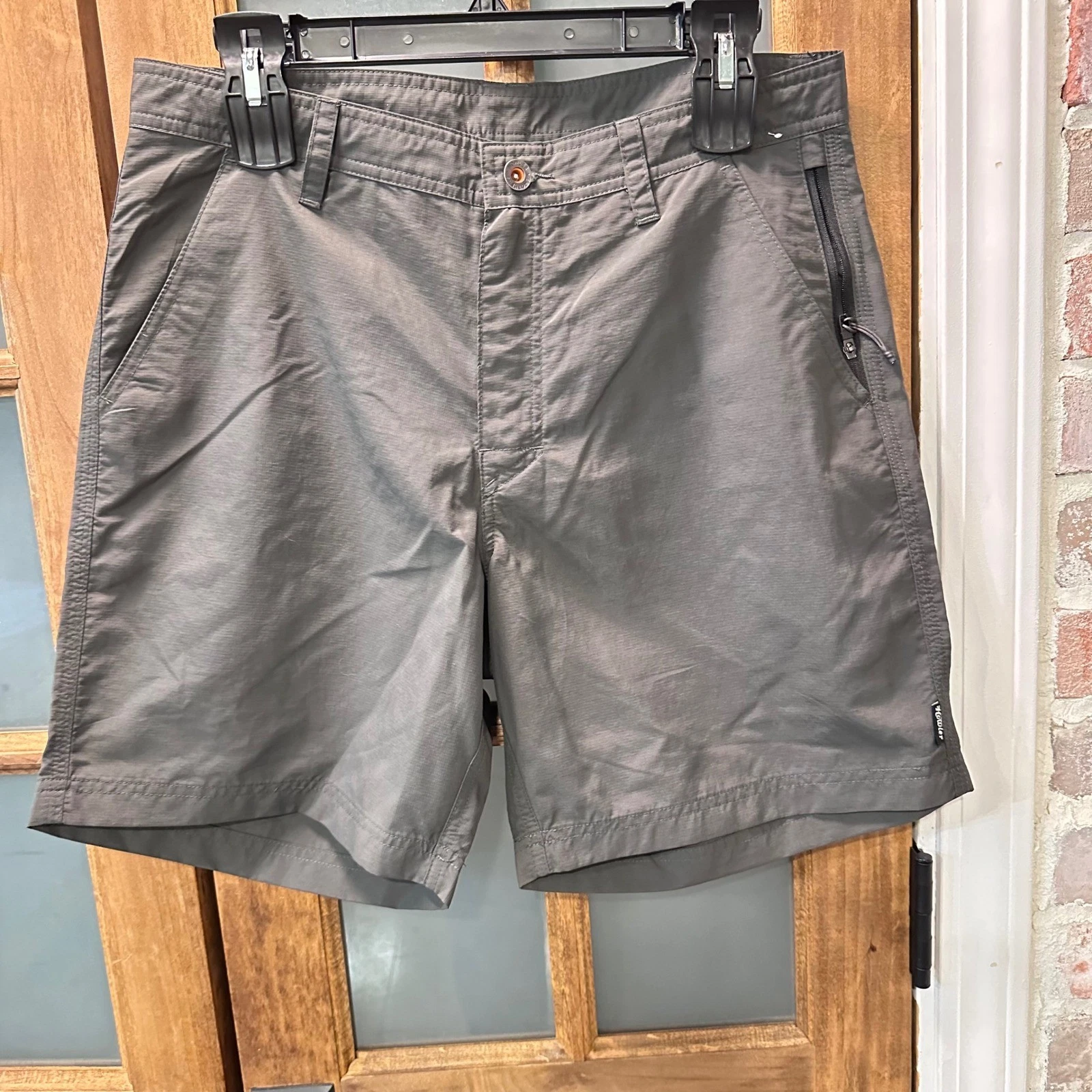 Howler Brothers Horizon Hybrid Shorts Men 30 Gray Green Ripstop Quick Dry Fish
Opens in a new window