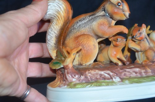 Porcelain Chipmunks Mama & babies Figurine - Picture 5 of 8