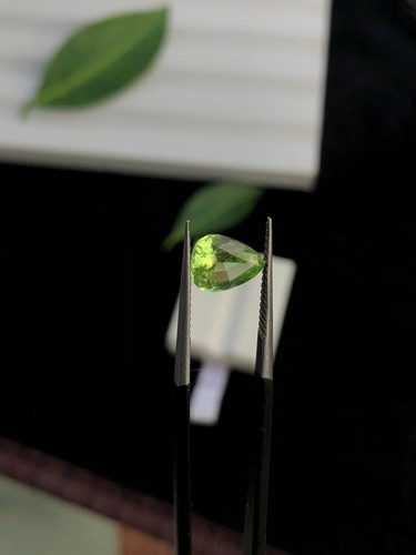 1.40 Carat Natural Cut peridot pear shaped loose gemstone from Afghanistan - Picture 4 of 6