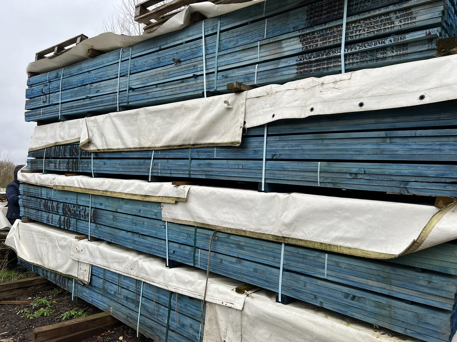 ROOFING LATHE TREATED BLUE 25x50x4.8 DELIVERY AT A COST £ 26.00 PACK 10