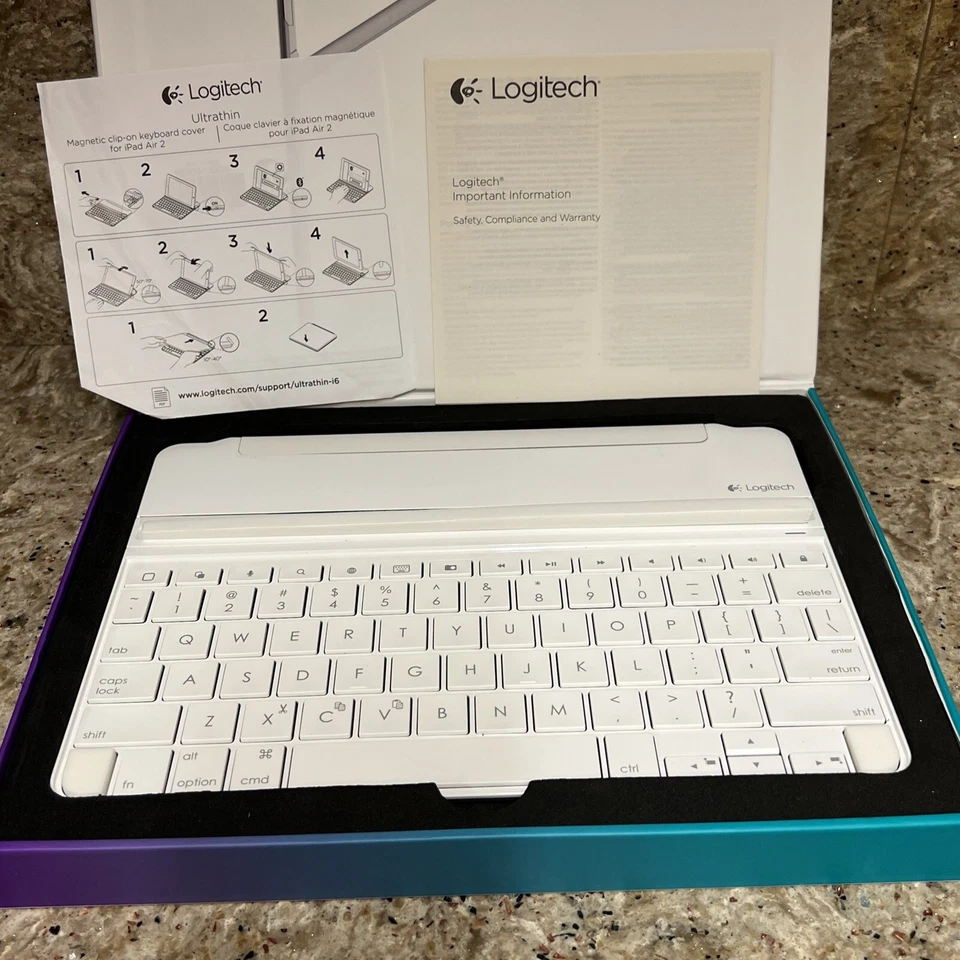Logitech ULTRATHIN Magnetic Clip-on Keyboard Cover for iPad Air 2 White - Image 4 of 4