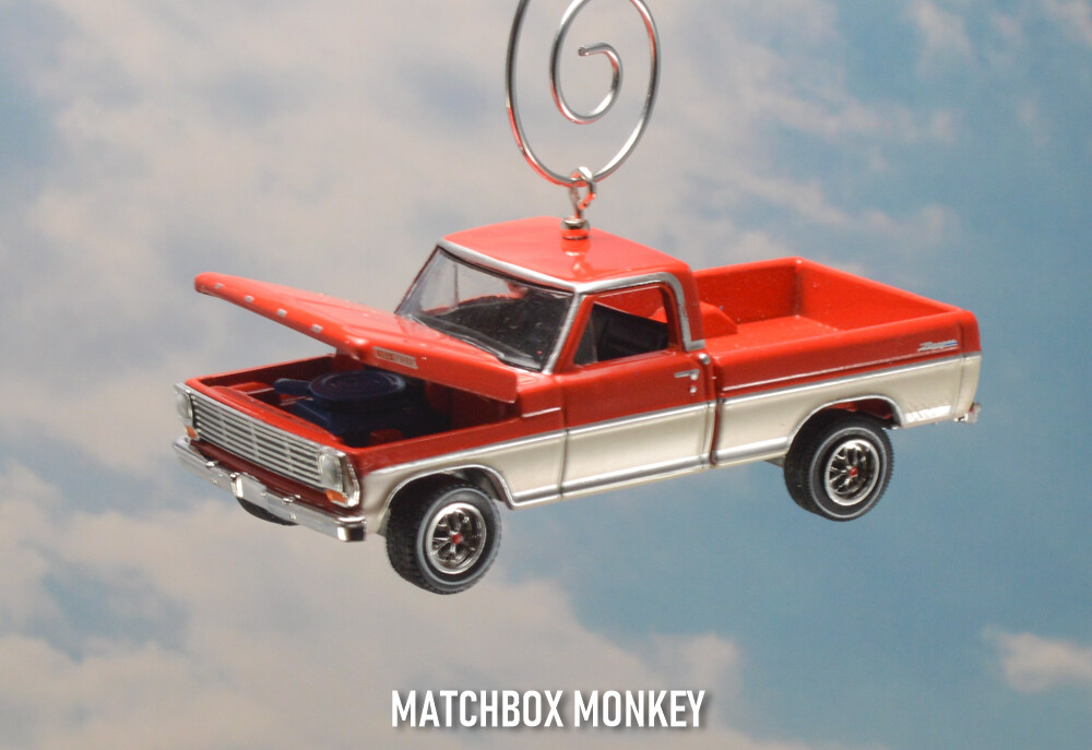 Vintage Style 1967 Ford F-100 Pickup Truck 4x4 Christmas Tree