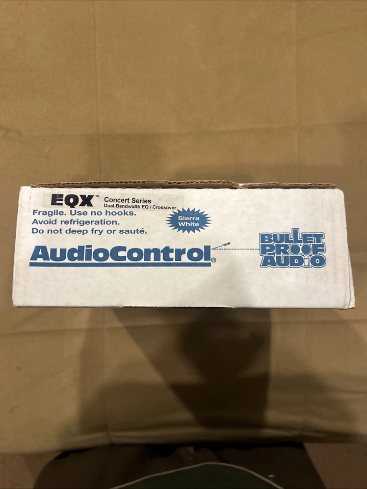 Ecualizador de montaje en maletero AudioControl EQX blanco con cruce. Nuevo en caja Foto 2 de 3