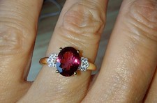 Garnet ring in 9k yellow gold