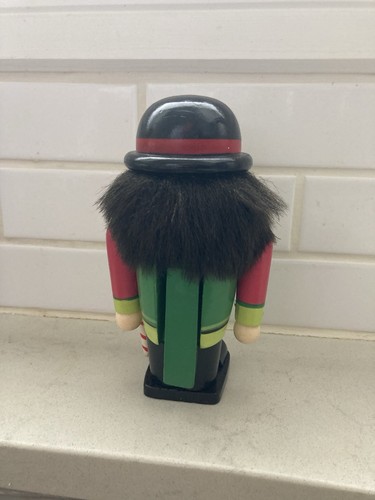 Christmas Nutcracker “IRELAND” Shorty Strasburg Collection , 6" Tall #4 - Picture 5 of 5