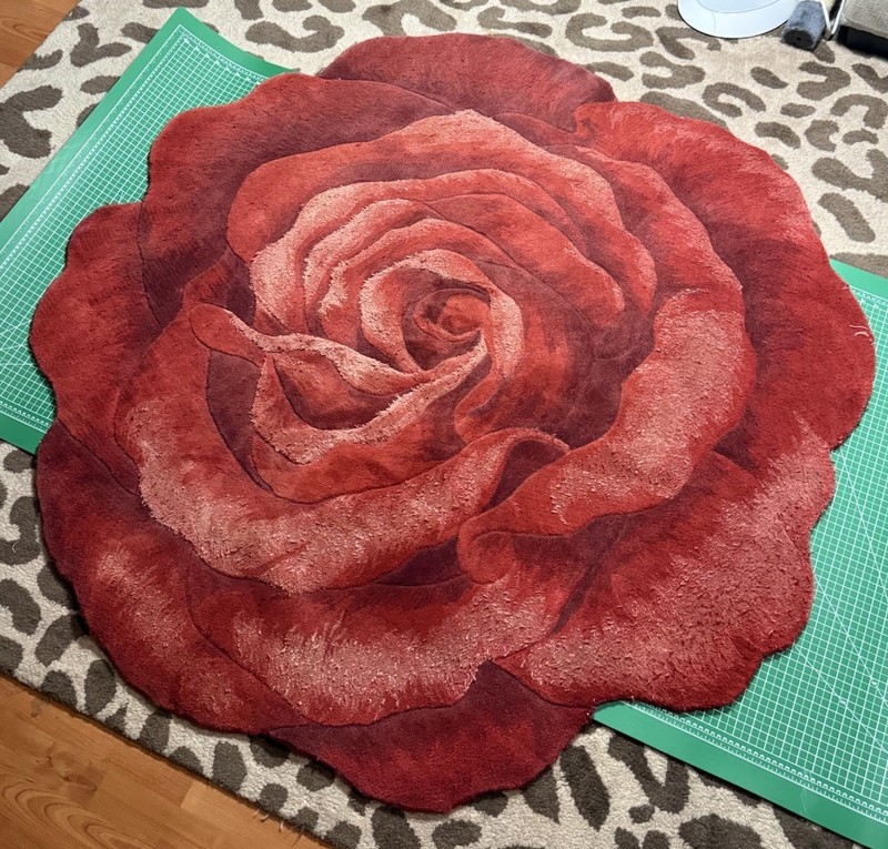 Raelyn Bloom Rose Rug Red 5' Round Modern Floral Area Rug