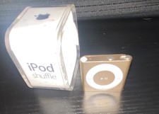 Apple iPod shuffle 4th Gen 2GB Gold A1373 MP3 Player MP3/AAC USB 2.0