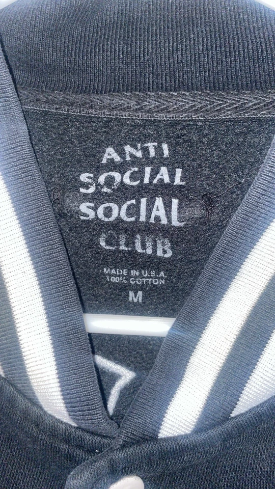 Chaqueta Universitaria Club Social Anti Ropa de Calle Bombardero Negra Blanca MEDIANA Foto 4 de 4