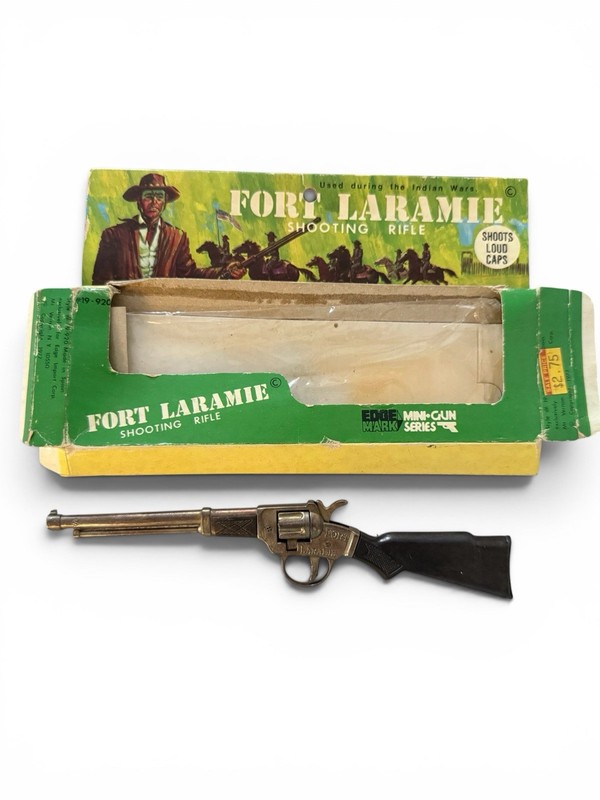 Vintage Fort Laramie Cap Revolver w/ Original Box Redondo Made in Spain