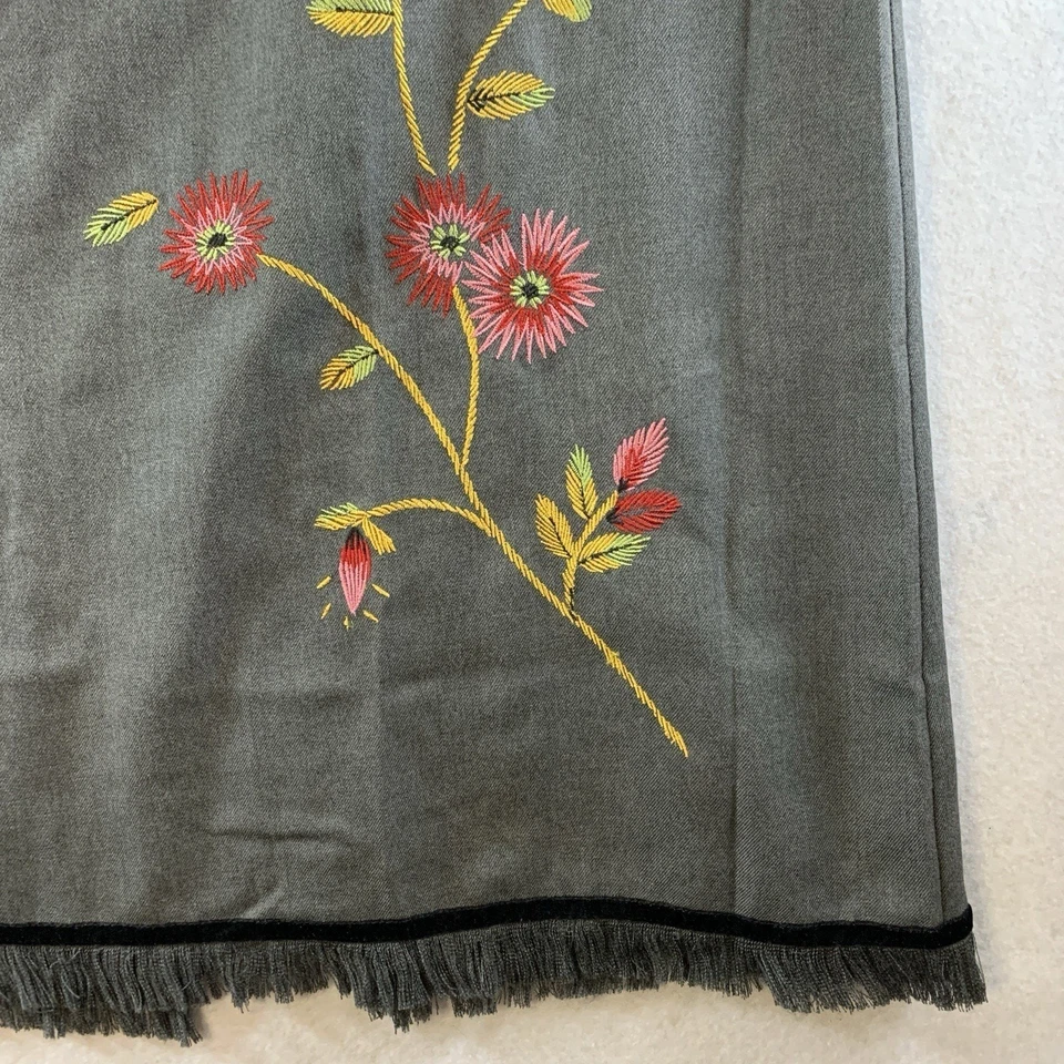 VTG Floral Embroidered Midi Skirt Sz 16 Gray Cottagecore Folk Fringe Hem Career - Image 3 of 4