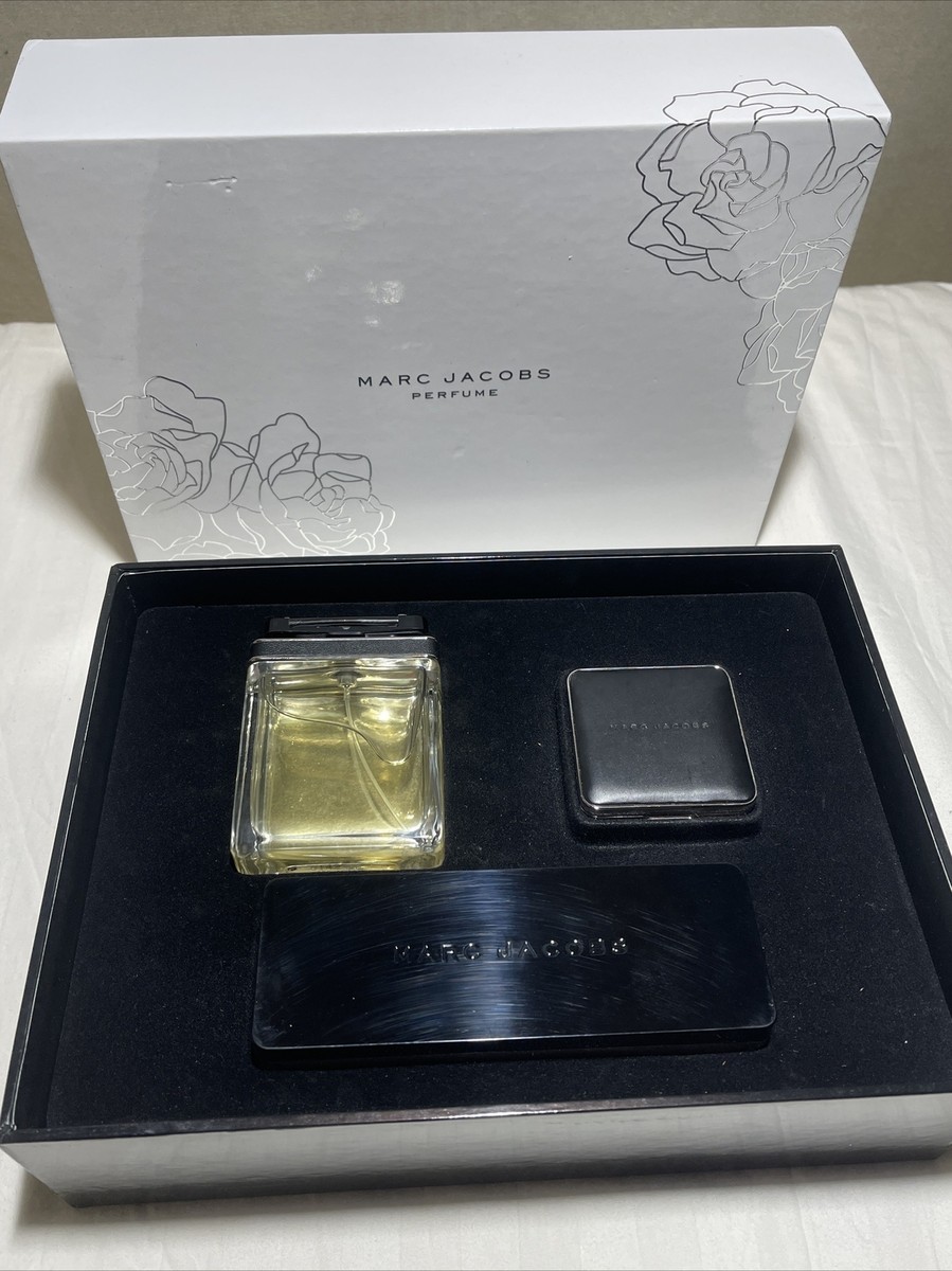 Marc by Marc Jacobs Sleek Black Gift Box fbfb0a6c22a6cc107d1d16bb4ccd0c  main image 2